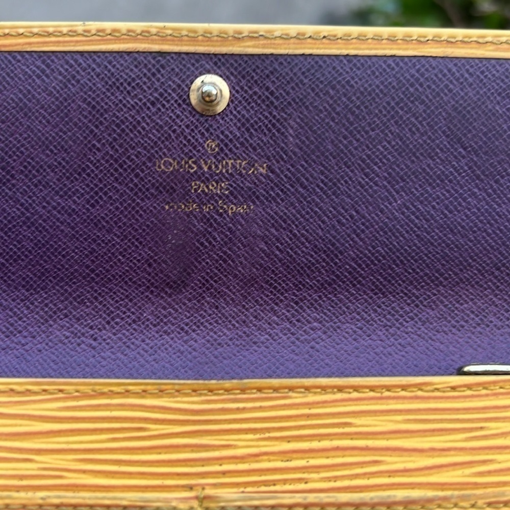 Authentic Louis Vuitton Epi Sarah yellow wallet with Purple interior - Picture 13 of 14